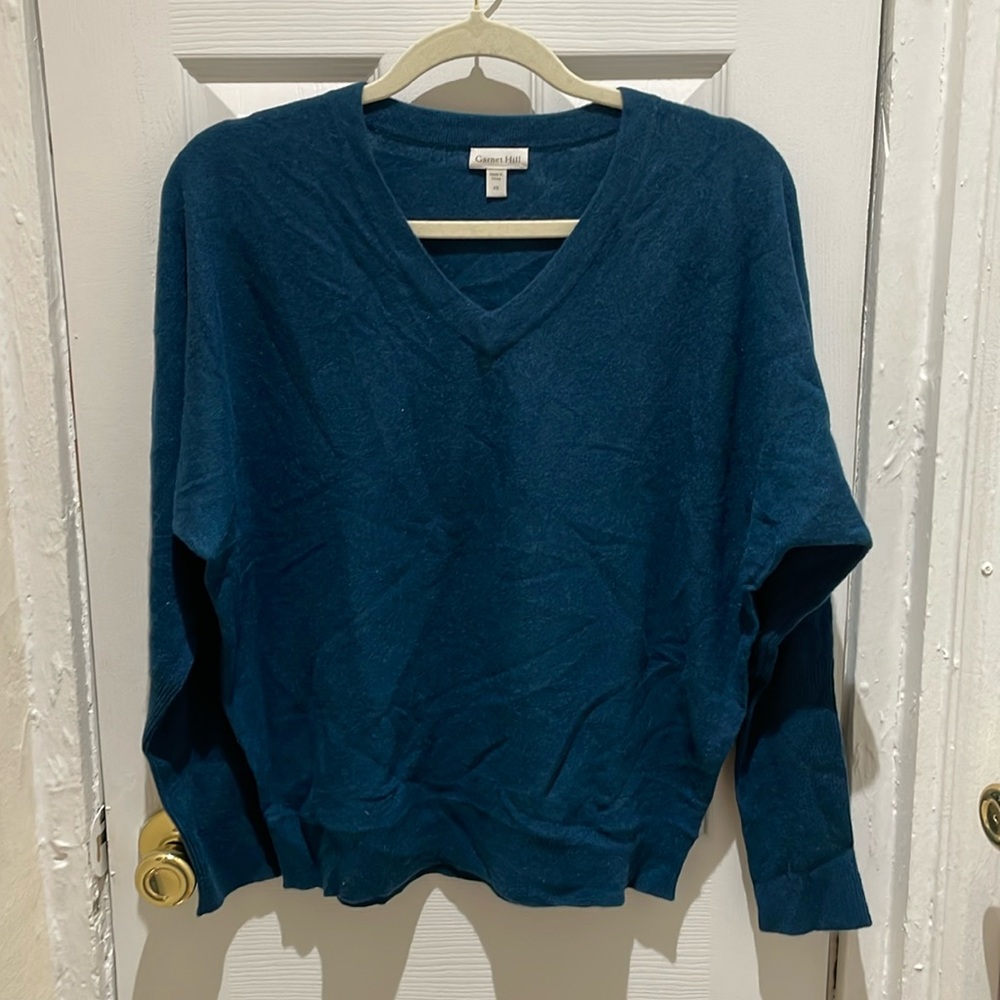 Garnet Hill 100% cashmere vneck sweater